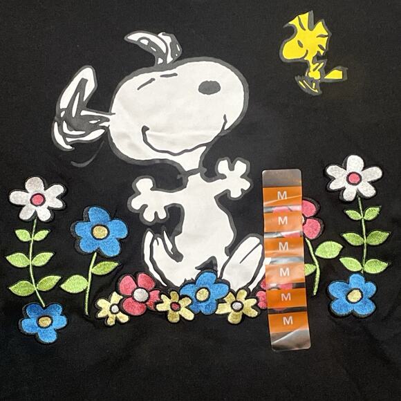 Peanuts Snoopy & Woodstock Womens Size M Black SS T-Shirt Embroidered Flowers - Picture 3 of 12